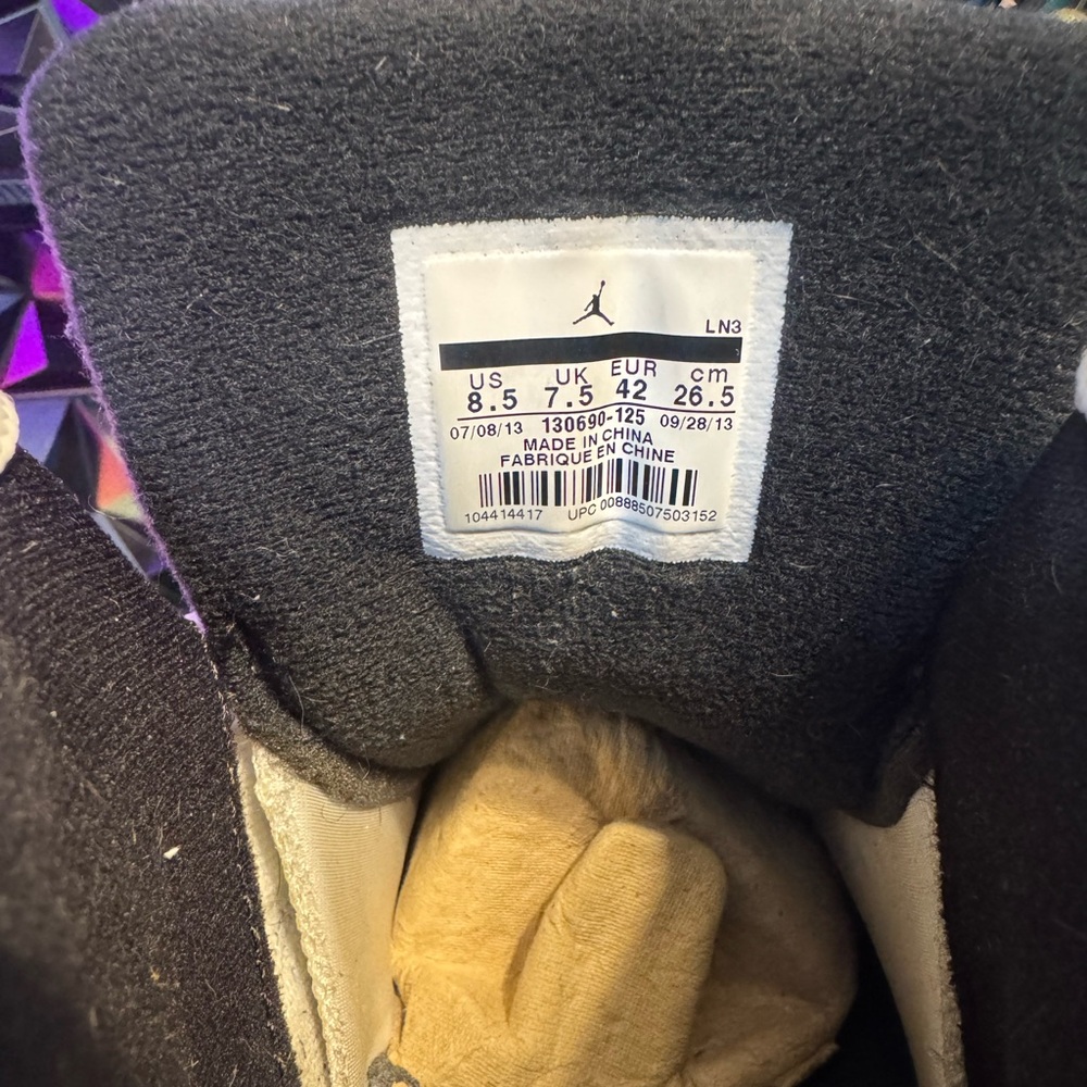 Air Jordan 12 Taxi - Picture 5 of 10